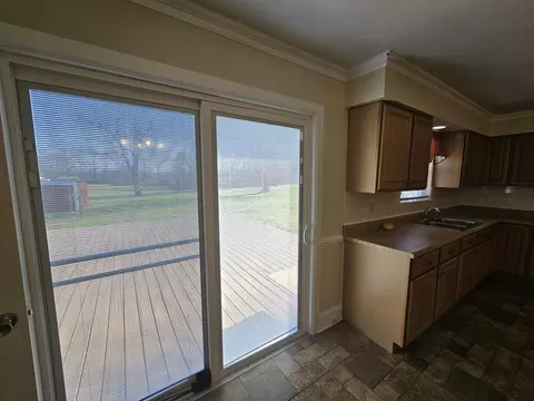 Kitchen - 14927 E Clearview Rd, Mount Vernon, IL 62864 photo 4 of 4