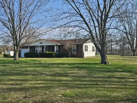 14927 E Clearview Rd, Mount Vernon, IL 62864