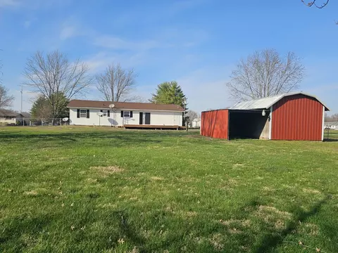 Exterior - 14927 E Clearview Rd, Mount Vernon, IL 62864 photo 3 of 7