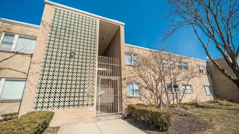 2444 W 111th St #2D, Chicago, IL 60655