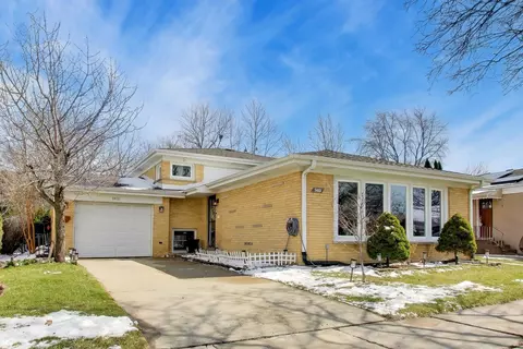 9401 Lavergne Ave, Skokie, IL 60077