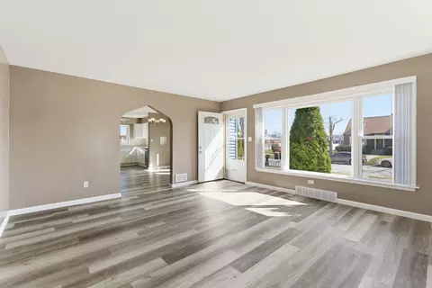 Living - 2330 177th St, Lansing, IL 60438 photo 2 of 2