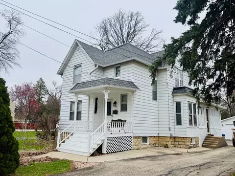 742 S 4th St, Dekalb, IL 60115