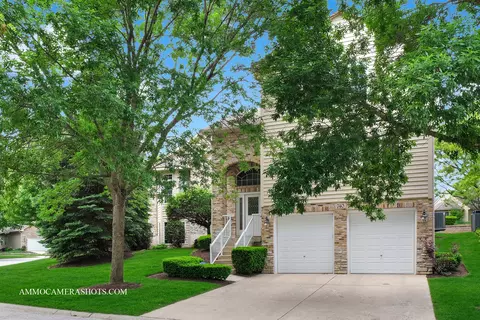 740 Manor Hill Pl, Sugar Grove, IL 60554