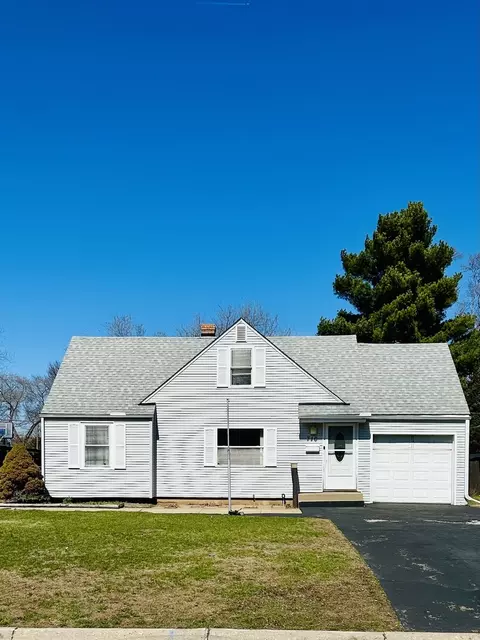 710 Sheridan Dr, Loves Park, IL 61111