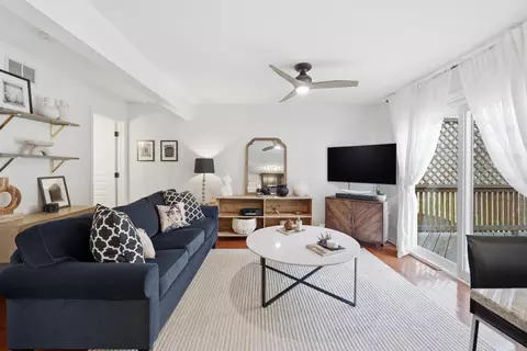 Living - 1268 Spaulding Rd, Bartlett, IL 60103 photo 4 of 5