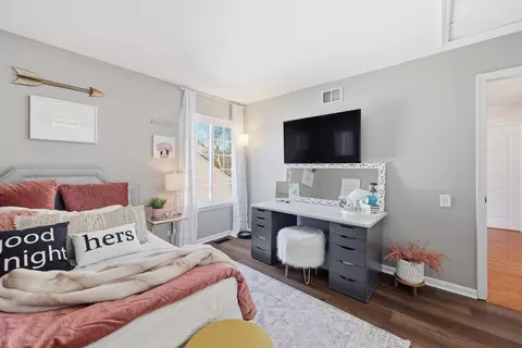 Bedroom - 1268 Spaulding Rd, Bartlett, IL 60103 photo 4 of 5