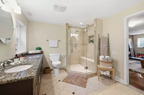 Bath - 1268 Spaulding Rd, Bartlett, IL 60103 photo 4 of 4