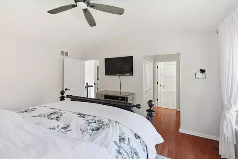 Bedroom - 1268 Spaulding Rd, Bartlett, IL 60103 photo 2 of 5