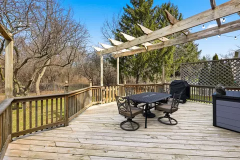 Exterior - 1268 Spaulding Rd, Bartlett, IL 60103 photo 3 of 4