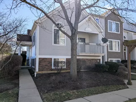 2232 Dawson Ln #2232, Algonquin, IL 60102