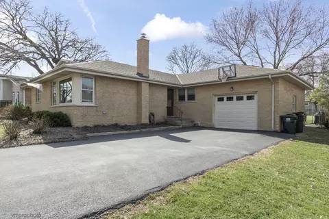 330 S Oak St, Palatine, IL 60067
