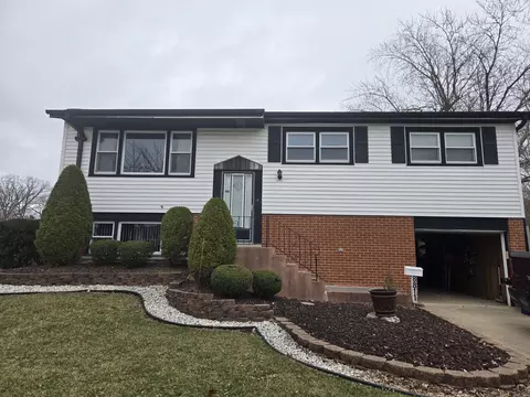 8811 W 92nd St, Hickory Hills, IL 60457