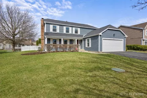 3218 Blackhawk Trl, Saint Charles, IL 60174