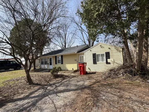 Exterior - 1307 Hedge Rd, Champaign, IL 61821 photo 1 of 6