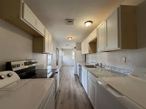 Kitchen - 1307 Hedge Rd, Champaign, IL 61821 photo 3 of 4