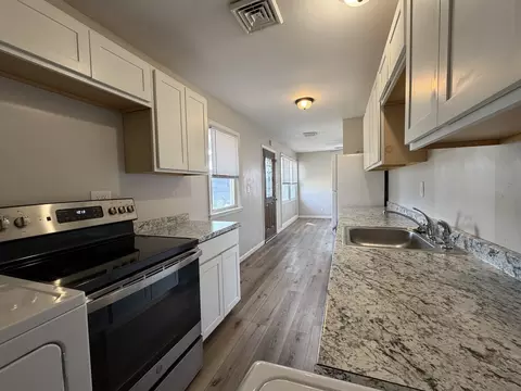 Kitchen - 1307 Hedge Rd, Champaign, IL 61821 photo 4 of 4