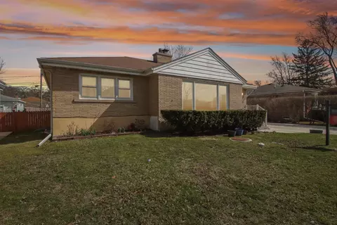 7641 Kilbourn Ave, Skokie, IL 60076