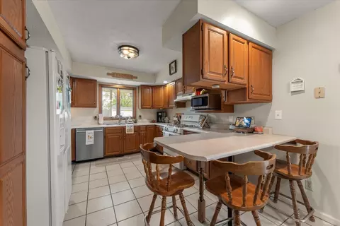 Kitchen - 331 Eiler Dr, Gifford, IL 61847 photo 1 of 5