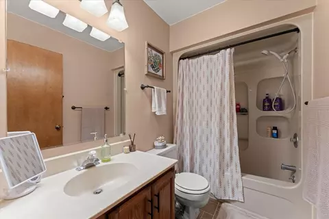 Bath - 331 Eiler Dr, Gifford, IL 61847 photo 1 of 2