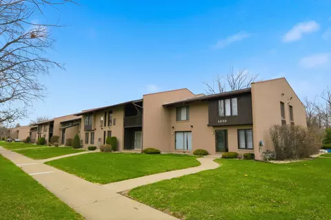 1050 Holbrook Rd #Q, Homewood, IL 60430
