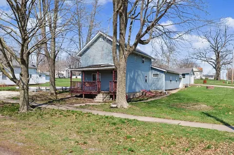 136 E Ohio St, Sibley, IL 61773