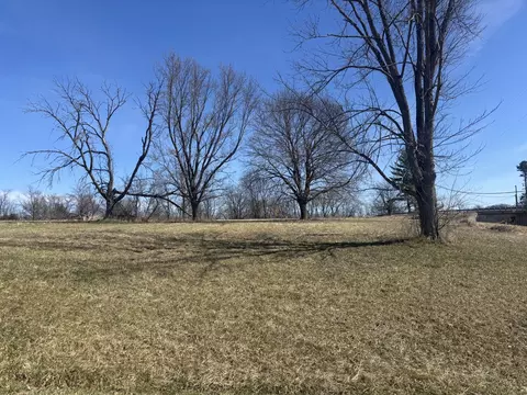 1014 Hidden Valley Dr, Varna, IL 61375