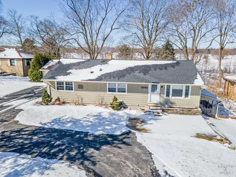 2540 E Bonnie Brook Ln, Waukegan, IL 60087