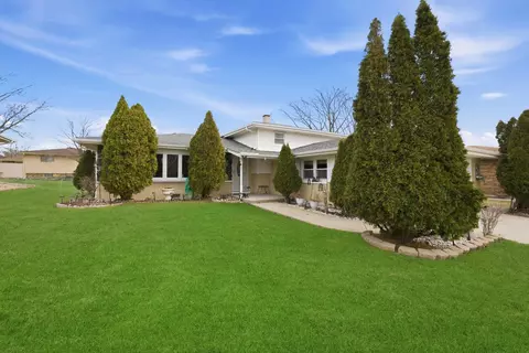 6252 157th St, Oak Forest, IL 60452
