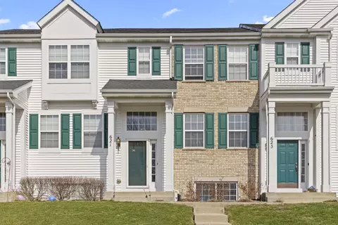 621 Lincoln Station Dr, Oswego, IL 60543