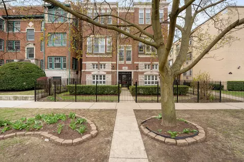 1237 W Farwell Ave #2E, Chicago, IL 60626
