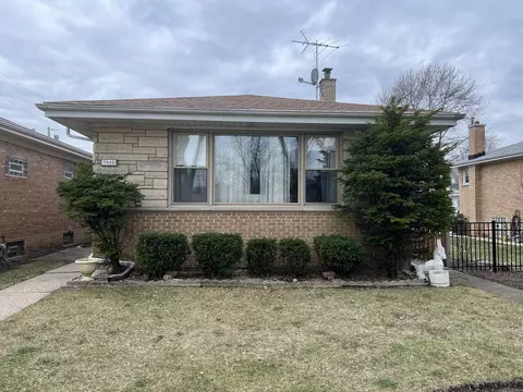 7810 Tripp Ave, Skokie, IL 60076