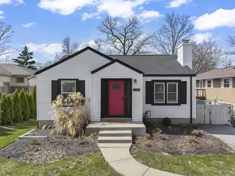 348 N Shady Ln, Elmhurst, IL 60126