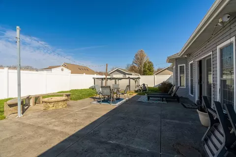 Exterior - 106 Chase Ln, Marion, IL 62959 photo 5 of 13