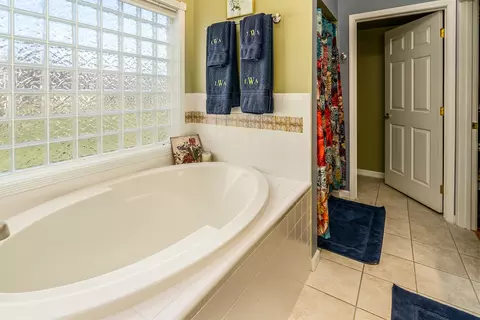 Bath - 106 Chase Ln, Marion, IL 62959 photo 3 of 6