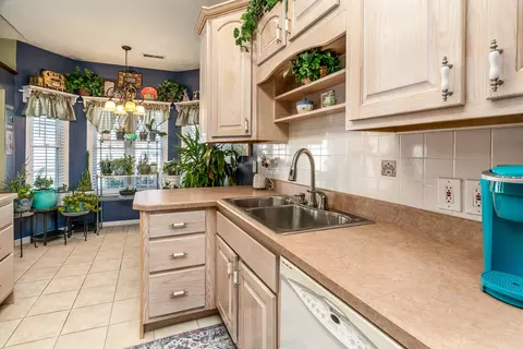 Kitchen - 106 Chase Ln, Marion, IL 62959 photo 5 of 5