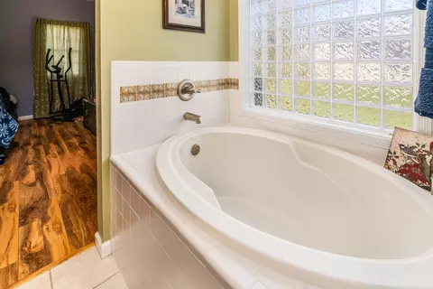 Bath - 106 Chase Ln, Marion, IL 62959 photo 4 of 6