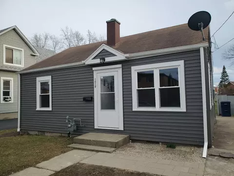 1019 Edwards St, Waukegan, IL 60085