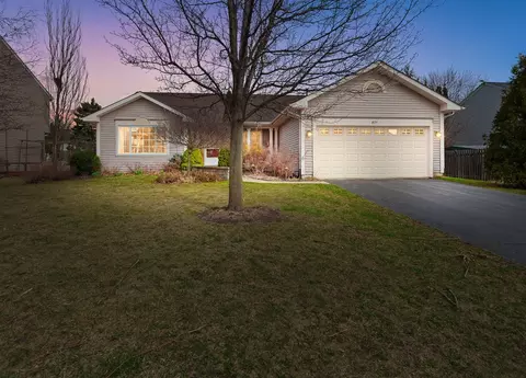 871 Brandt Dr, Lake In The Hills, IL 60156
