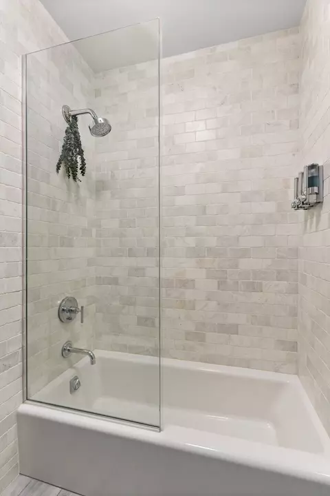 Bath - Undisclosed, Chicago, IL 60654 photo 3 of 3