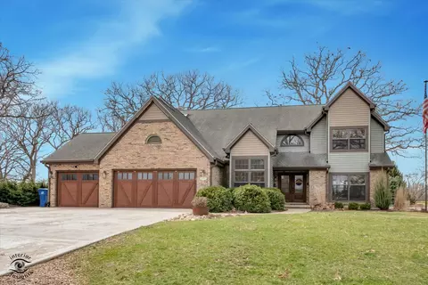 11503 Ellwood Greens Rd, Genoa, IL 60135