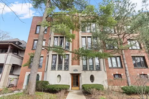 304 N Grove Ave #3B, Oak Park, IL 60302