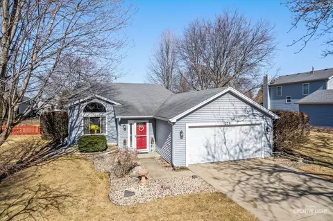 273 Bastian Dr, Sugar Grove, IL 60554