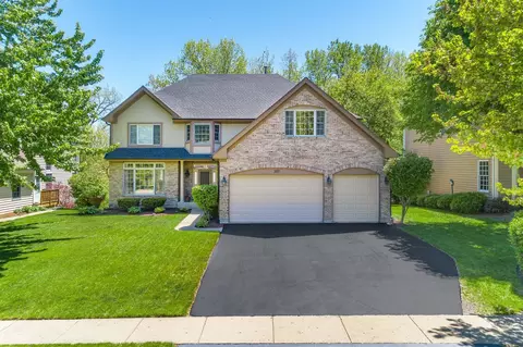 207 Lions Ct, Lake Zurich, IL 60047