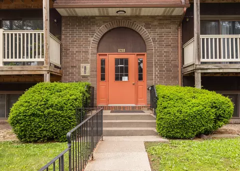 1211 48th Ave #26, East Moline, IL 61244