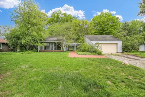 3406 S Persimmon Cir, Urbana, IL 61802