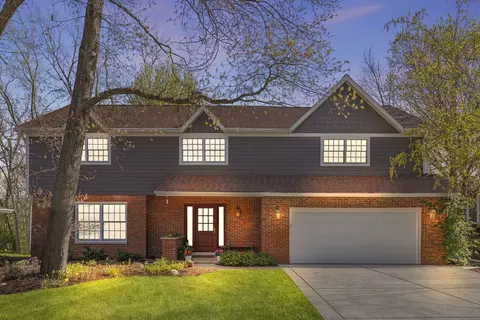 2135 Oak Hill Dr, Lisle, IL 60532