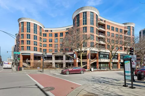 350 W Belden Ave #403, Chicago, IL 60614