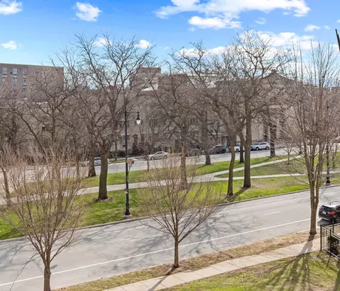 Exterior - 809 E 40th St #4-3, Chicago, IL 60653 photo 2 of 2