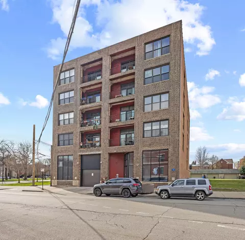 Exterior - 809 E 40th St #4-3, Chicago, IL 60653 photo 1 of 2
